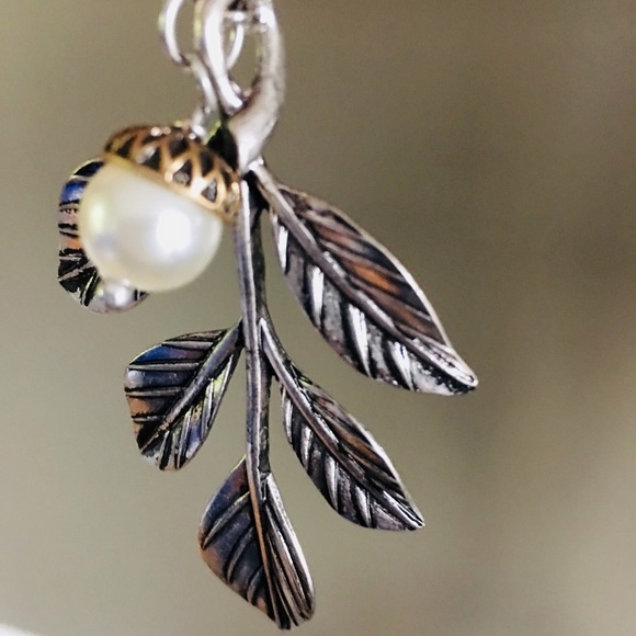 Leaf Faux Pearl Acorn Long Necklace Earring Set - Picture 4 of 7